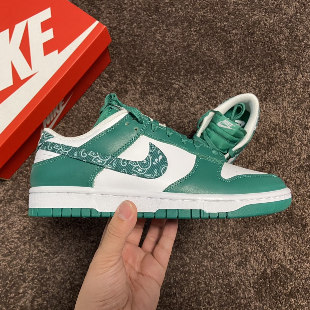 NIKE WMNS DUNK LOW ESS ペイズリー 緑