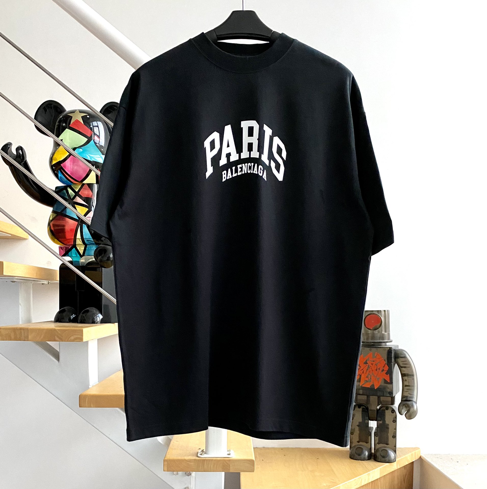 Balenciaga Parisロゴ Tシャツ 黒